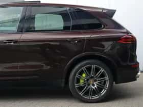 Porsche Cayenne (2017) thumbnail 5