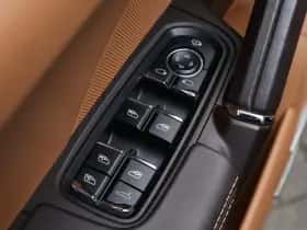 Porsche Cayenne (2017) thumbnail 41