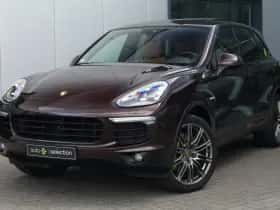 Porsche Cayenne (2017) thumbnail 45