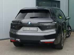 BMW iX (2021) thumbnail 2