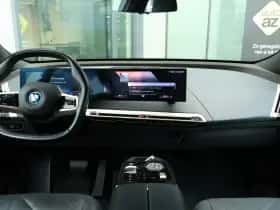 BMW iX (2021) thumbnail 12