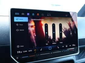Volkswagen ID. Buzz (2025) thumbnail 33