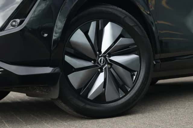 Nissan Ariya (2022) thumbnail 5