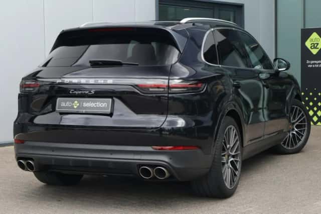Porsche Cayenne (2018) thumbnail 2