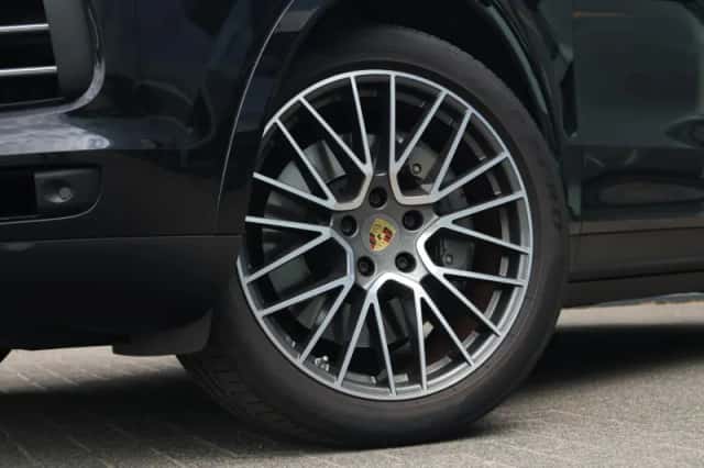 Porsche Cayenne (2018) thumbnail 4