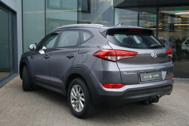 Hyundai Tucson (2015) thumbnail 2
