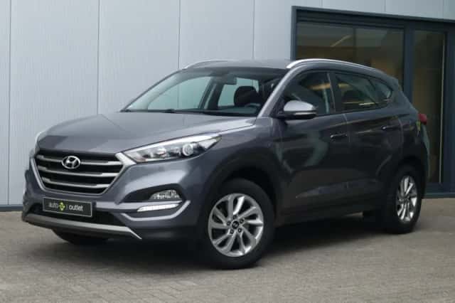 Hyundai Tucson (2015) thumbnail 5
