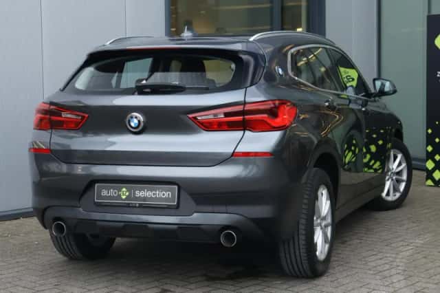 BMW X2 (2018) thumbnail 2