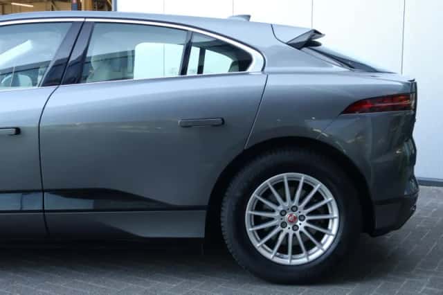 Jaguar I-Pace (2018) thumbnail 6