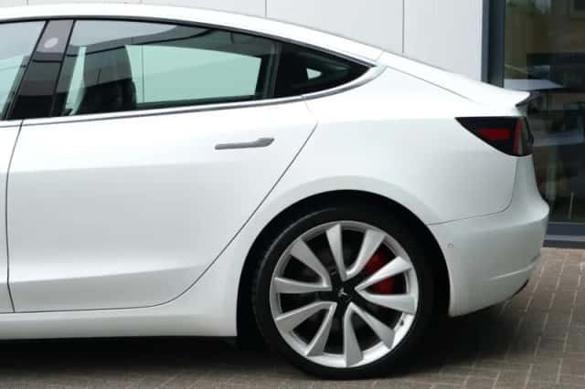 Tesla Model 3 (2019) thumbnail 5