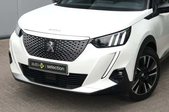 Peugeot e-2008 (2022) thumbnail 3