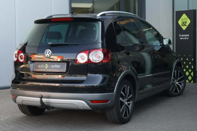 Volkswagen Golf (2010) thumbnail 2