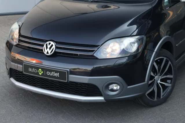 Volkswagen Golf (2010) thumbnail 3