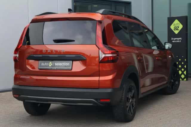 Dacia Jogger (2022) thumbnail 2