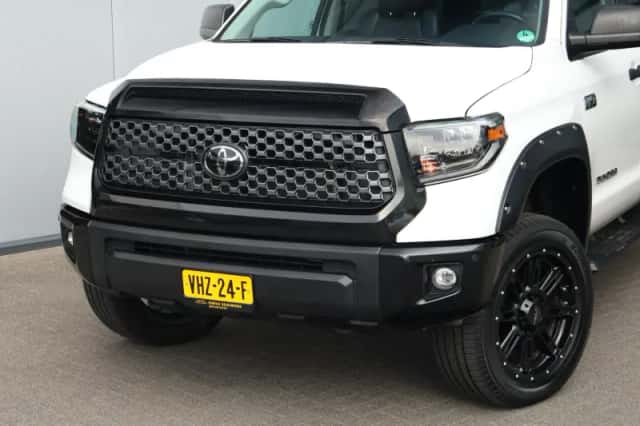 Toyota Tundra (2021) thumbnail 2