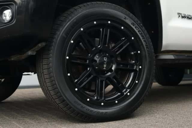 Toyota Tundra (2021) thumbnail 3