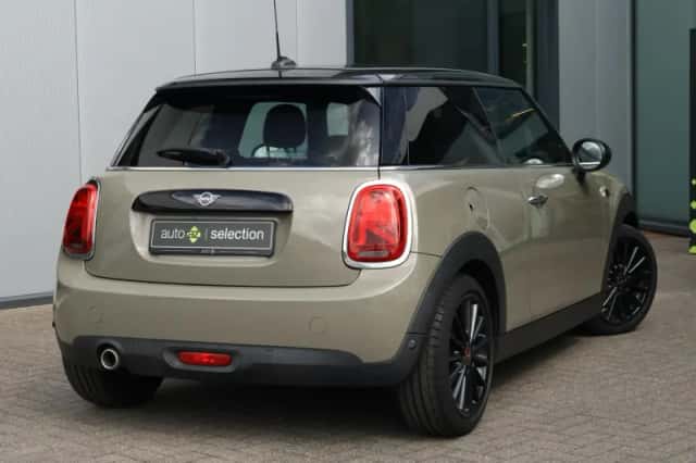 MINI Cooper (2019) thumbnail 2