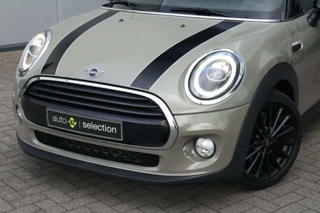 MINI Cooper (2019) thumbnail 3