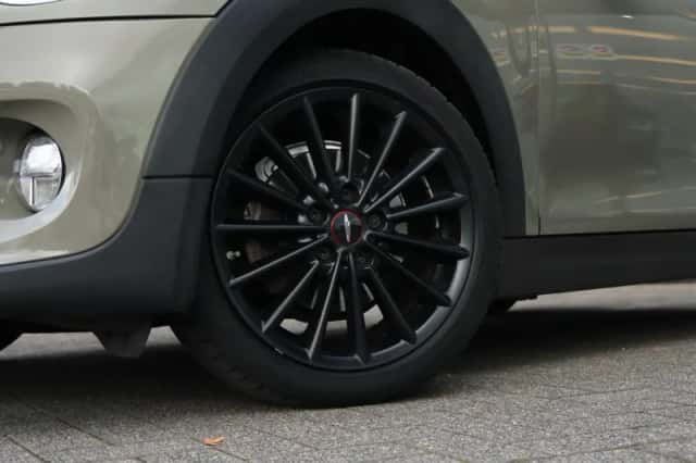 MINI Cooper (2019) thumbnail 4