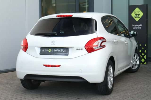 Peugeot 208 (2014) thumbnail 2