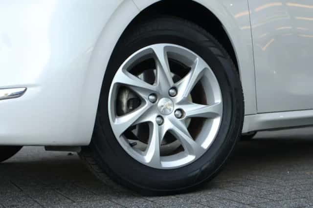 Peugeot 208 (2014) thumbnail 4