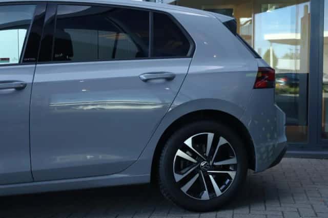 Volkswagen Golf (2021) thumbnail 5