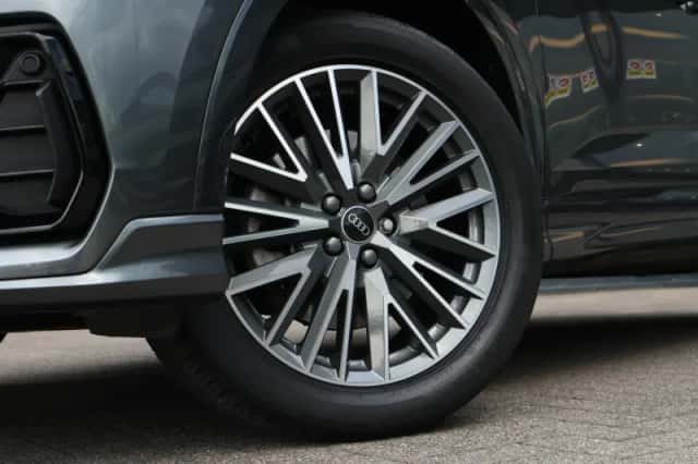 Audi Q3 (2021) thumbnail 4