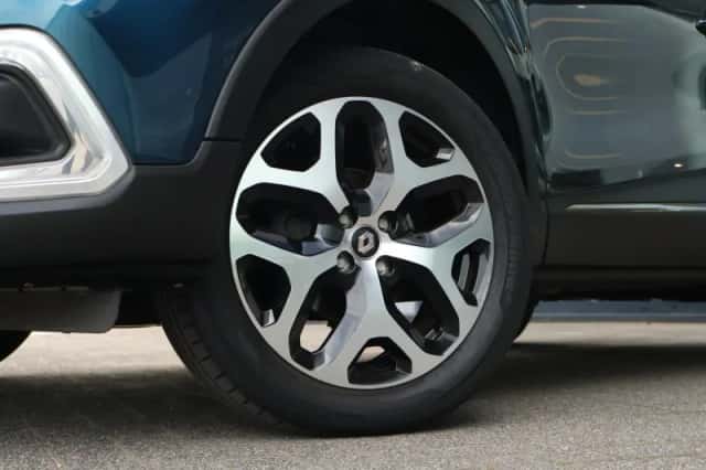 Renault Captur (2017) thumbnail 4