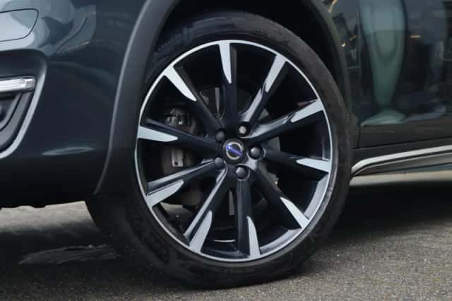 Volvo V60 (2018) thumbnail 4