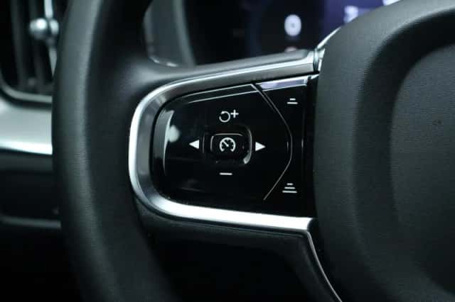 Volvo XC60 (2024) thumbnail 19