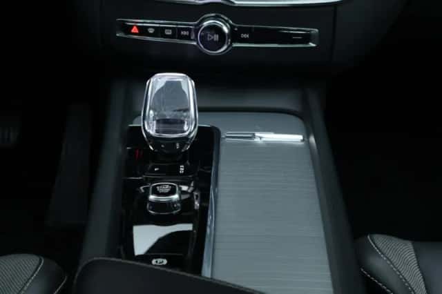 Volvo XC60 (2024) thumbnail 35