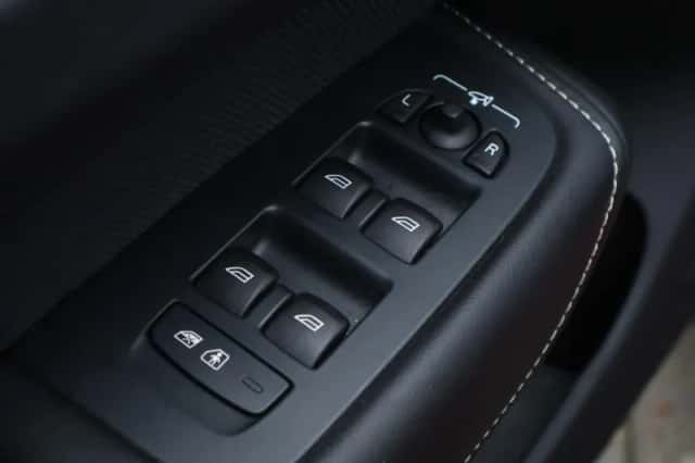 Volvo XC60 (2024) thumbnail 45