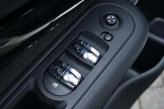 MINI Clubman (2022) thumbnail 33