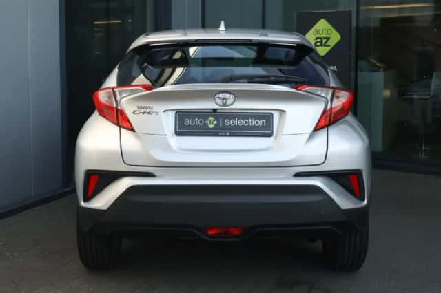 Toyota C-HR (2017) thumbnail 7