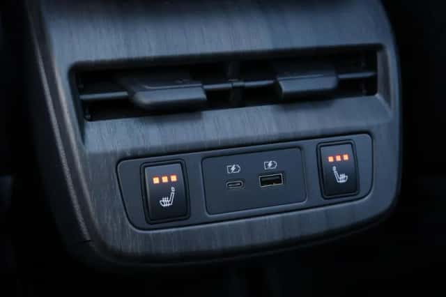 Nissan Ariya (2024) thumbnail 40