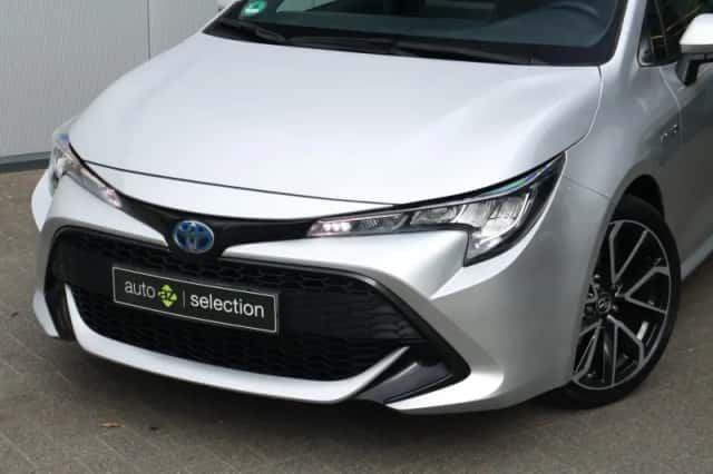Toyota Corolla (2019) thumbnail 3