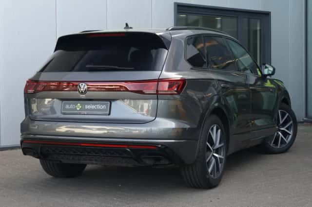 Volkswagen Touareg (2024) thumbnail 2
