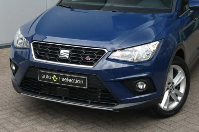 SEAT Arona (2019) thumbnail 3