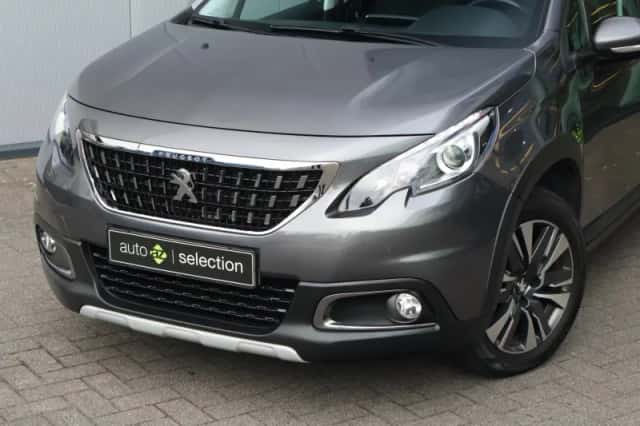 Peugeot 2008 (2019) thumbnail 3