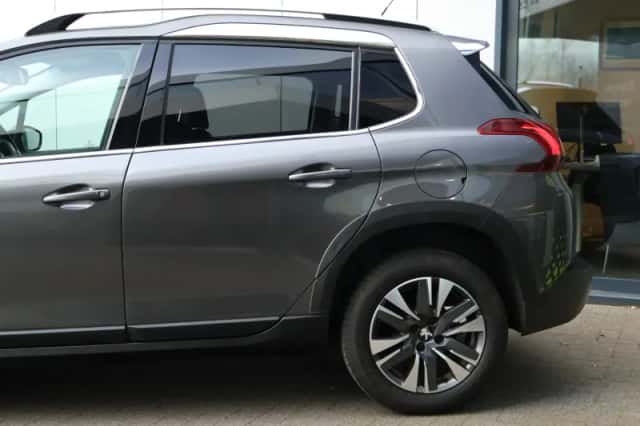 Peugeot 2008 (2019) thumbnail 5