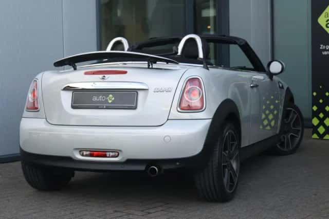 MINI Roadster (2012) thumbnail 2