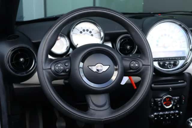 MINI Roadster (2012) thumbnail 14