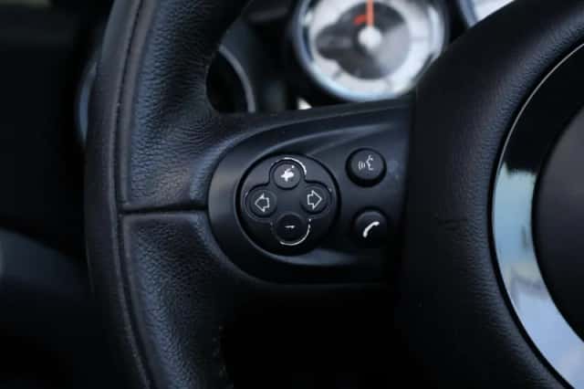 MINI Roadster (2012) thumbnail 15