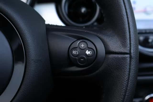 MINI Roadster (2012) thumbnail 16