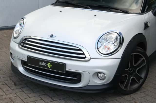 MINI Roadster (2012) thumbnail 3