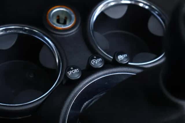 MINI Roadster (2012) thumbnail 23