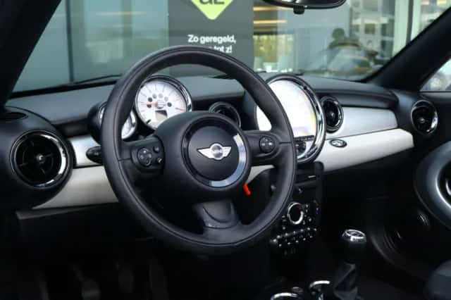 MINI Roadster (2012) thumbnail 25