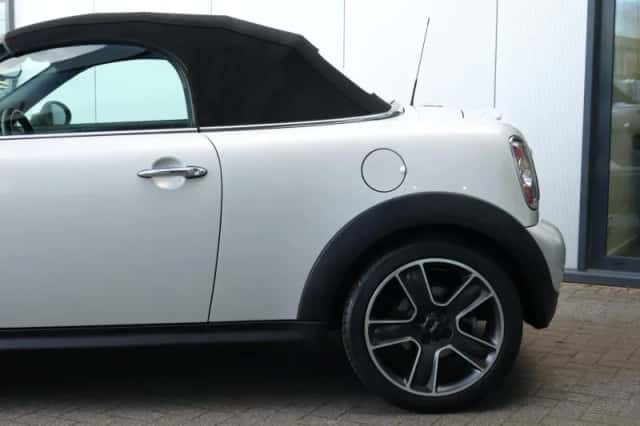 MINI Roadster (2012) thumbnail 5