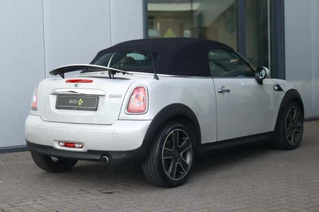 MINI Roadster (2012) thumbnail 7