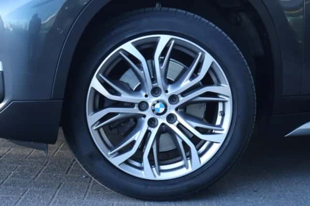 BMW X1 (2017) thumbnail 6